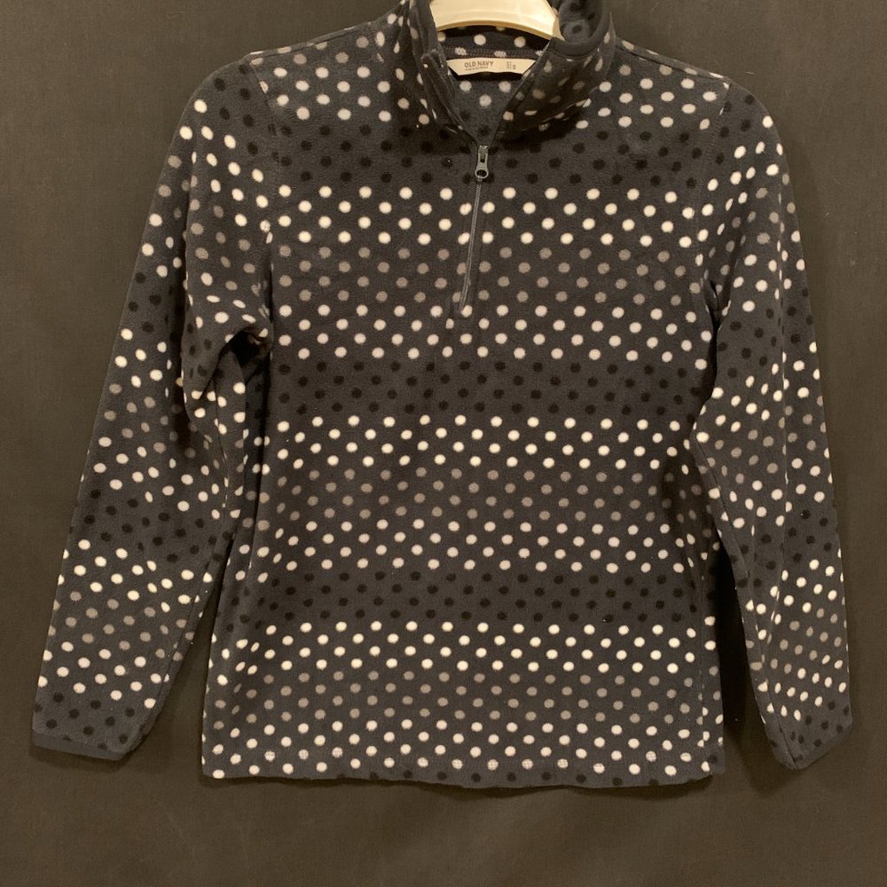 Old Navy fleece pullover sweater